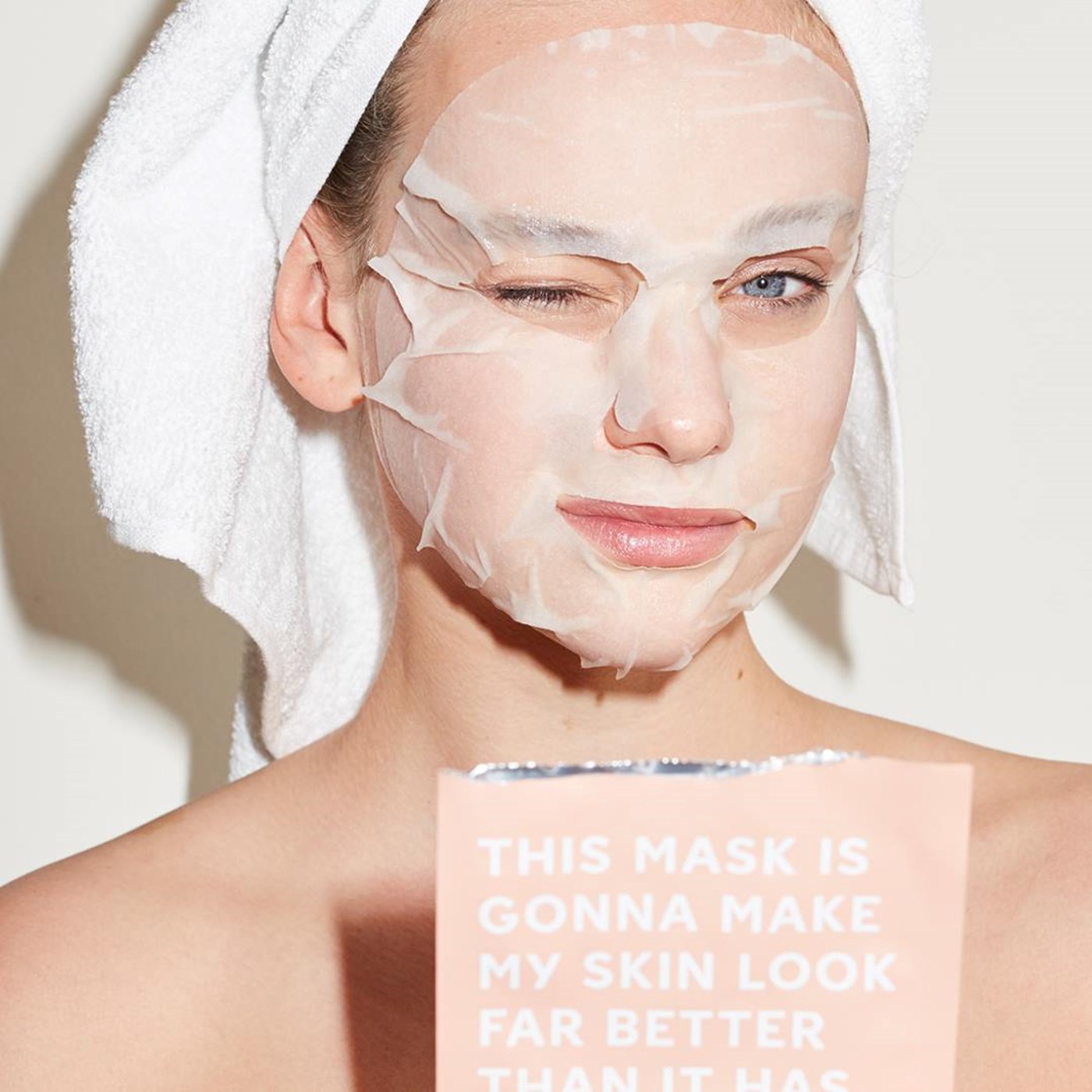 ¿Se puede utilizar el maquillaje que haya pasado su fecha de vencimiento?