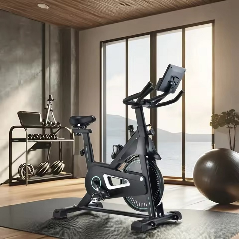 2024’s Chic Minimalist Nail Trends to Watch